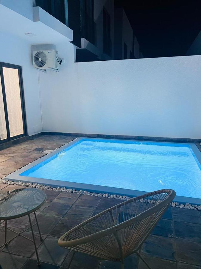 Azure 4 Bedrooms Haven Retreat: Where Tranquility Meets Turquoise Waters, Flic En Flac Mauritius Exterior photo